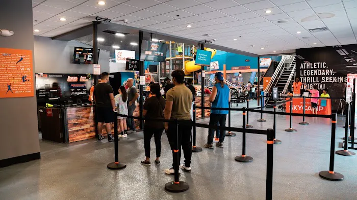 Sky Zone Trampoline Park Picture 4