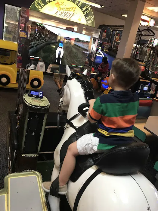 Chuck E. Cheese Picture 4