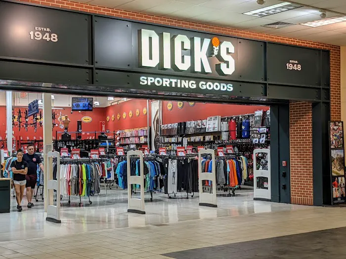 DICK'S Sporting Goods Picture 3