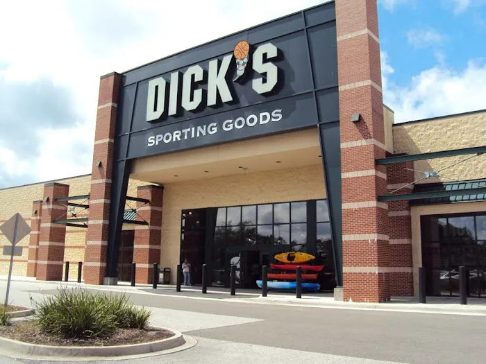 DICK'S Sporting Goods Picture 2