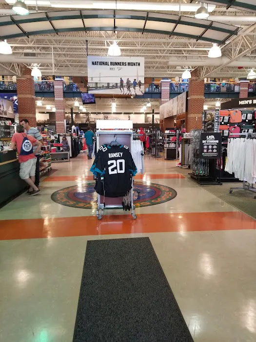 DICK'S Sporting Goods Picture 5