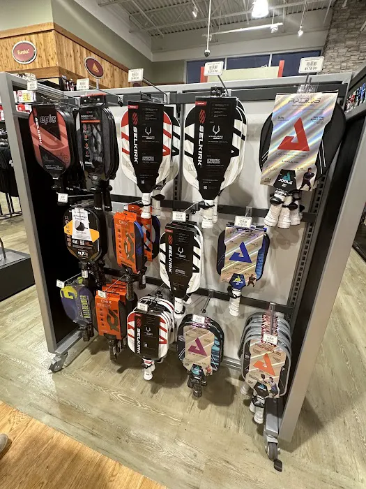 DICK'S Sporting Goods Picture 7