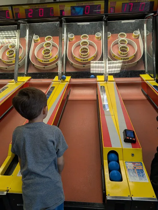 Chuck E. Cheese Picture 7