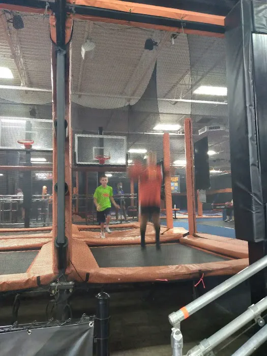Sky Zone Fairview Heights Picture 4