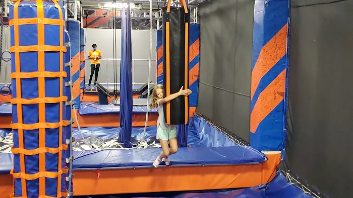 Sky Zone Fairview Heights Picture 5