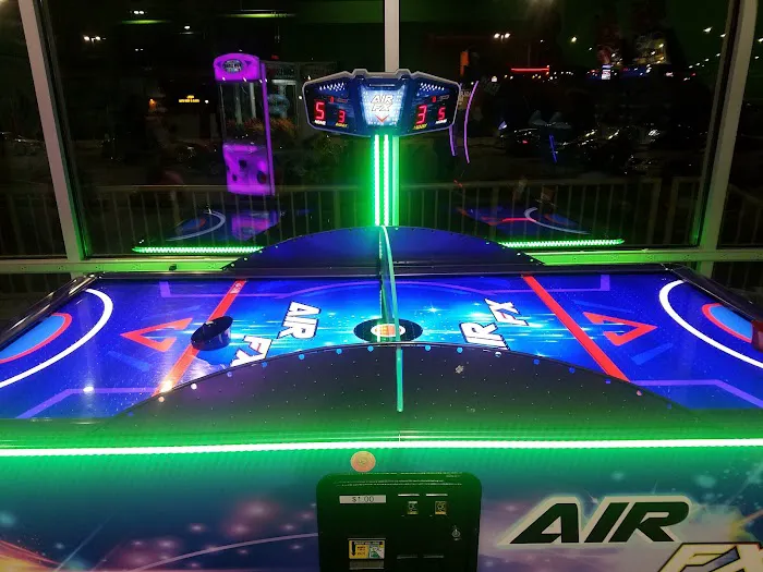 Sky Zone Trampoline Park Picture 4