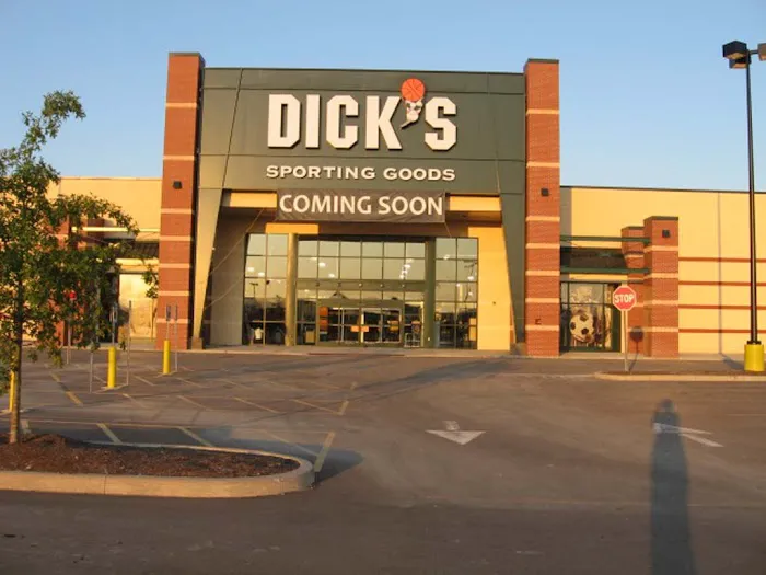 DICK'S Sporting Goods Picture 2