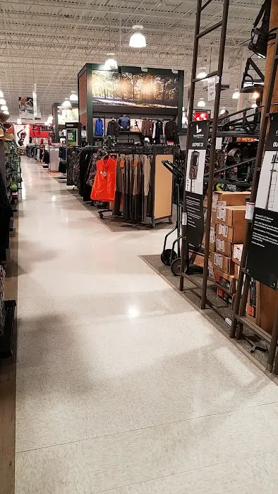 DICK'S Sporting Goods Picture 1