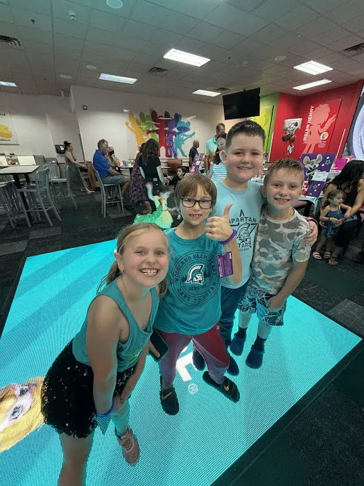 Chuck E. Cheese Picture 7