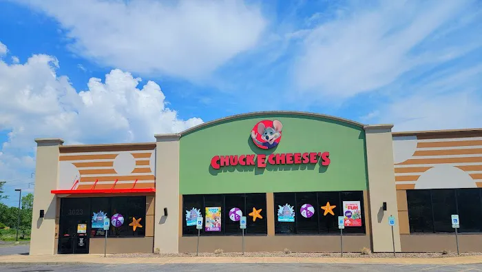 Chuck E. Cheese Picture 2