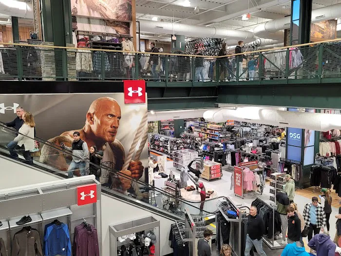 DICK'S Sporting Goods Picture 4