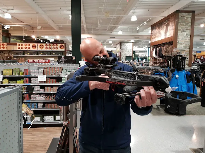 DICK'S Sporting Goods Picture 3