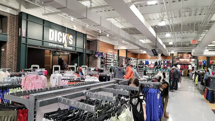 DICK'S Sporting Goods Picture 6