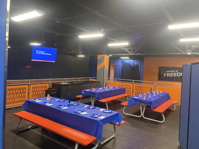 Sky Zone Trampoline Park Picture 5