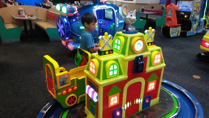 Chuck E. Cheese Picture 4