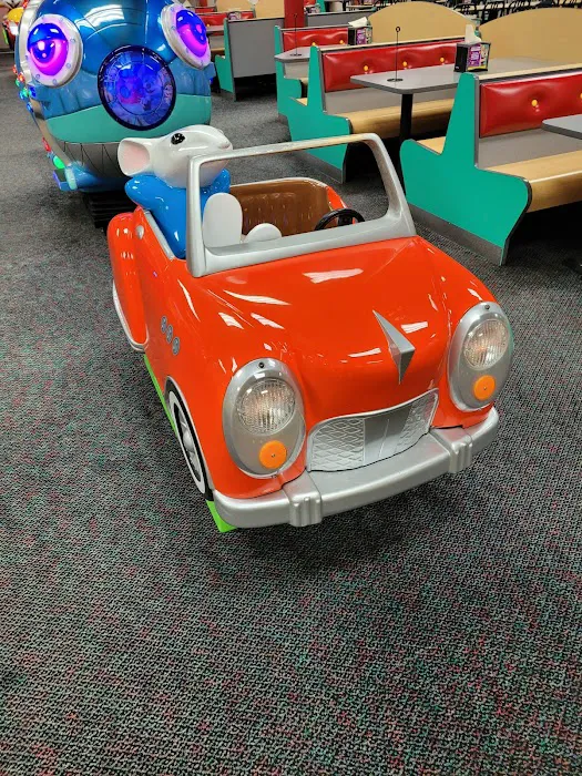 Chuck E. Cheese Picture 9