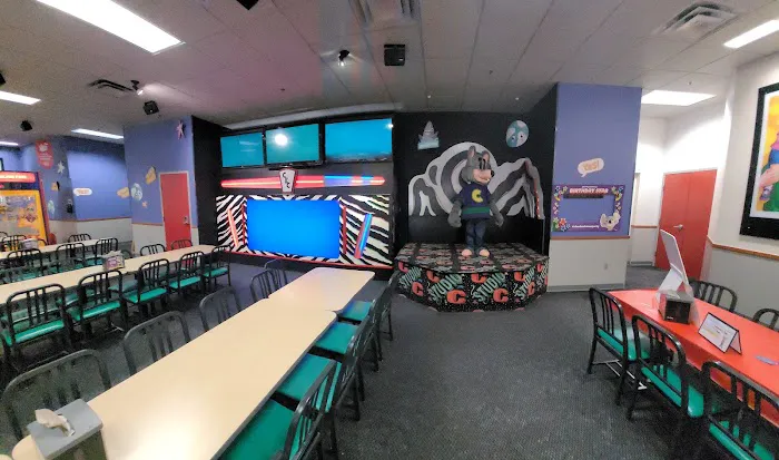 Chuck E. Cheese Picture 7