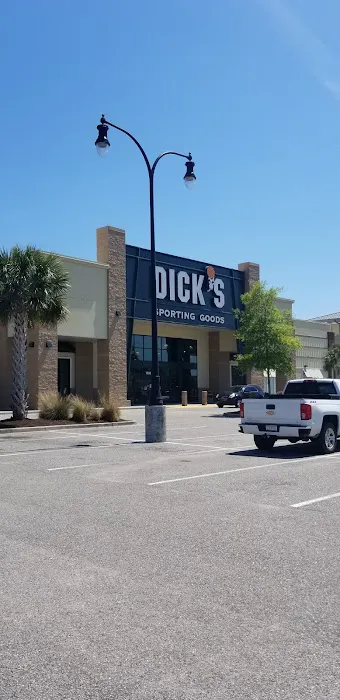 DICK'S Sporting Goods Picture 1