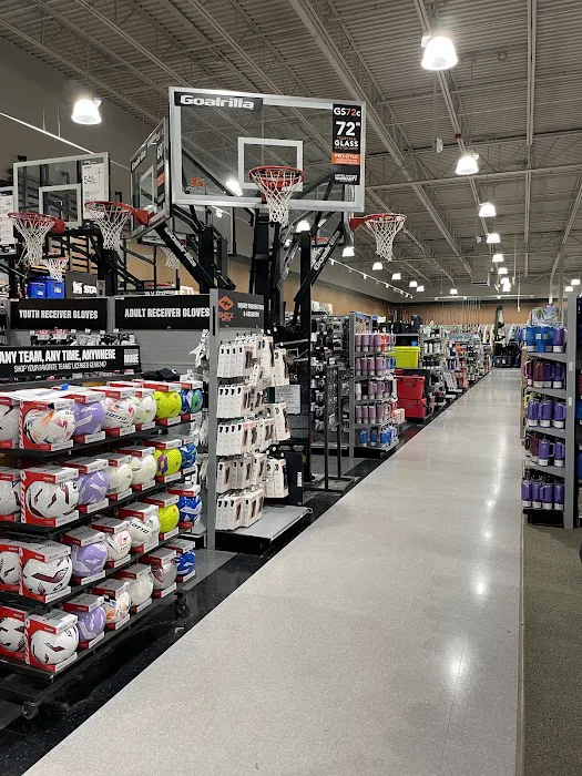 DICK'S Sporting Goods Picture 5