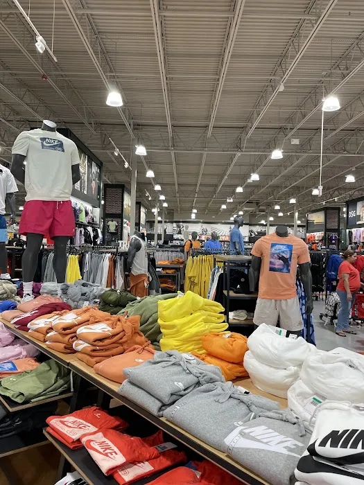 DICK'S Sporting Goods Picture 1