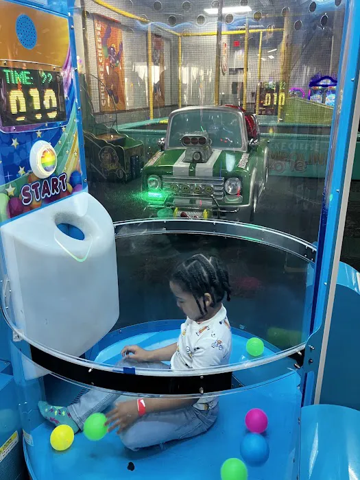 Chuck E. Cheese Picture 2