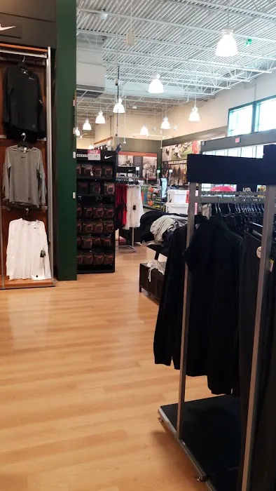 DICK'S Sporting Goods Picture 3