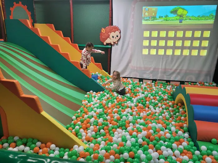 Jungle world indoorplayground Picture 2