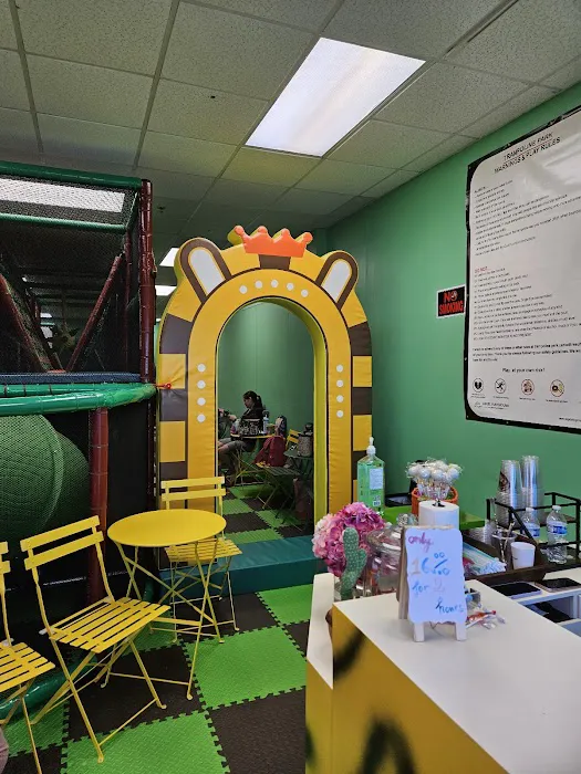 Jungle world indoorplayground Picture 4