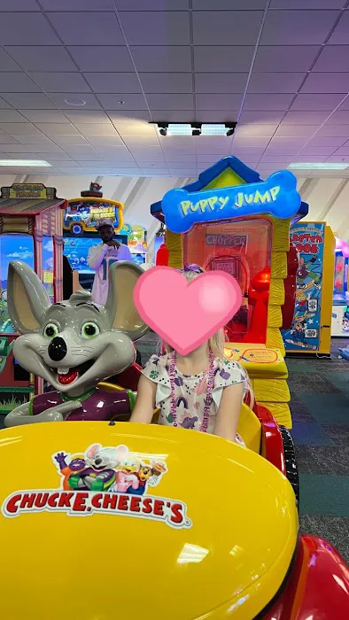 Chuck E. Cheese Picture 3