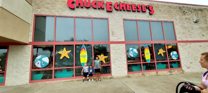 Chuck E. Cheese Picture 2