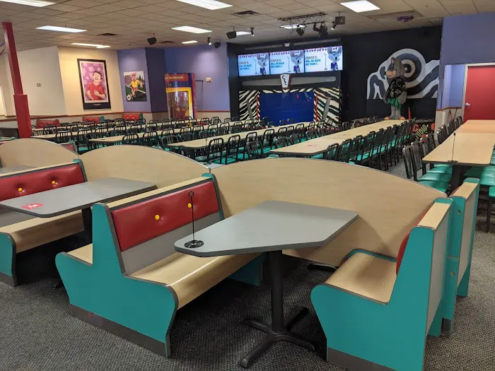 Chuck E. Cheese Picture 8