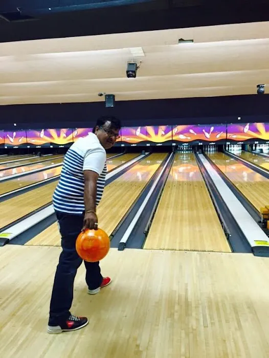 Bowling Orlando at Dezerland Park Orlando Picture 4