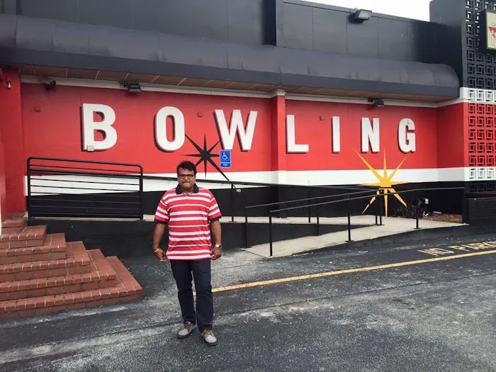 Bowling Orlando at Dezerland Park Orlando Picture 3