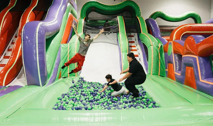 Funtastic Depot - Indoor Amusement Park Picture 1