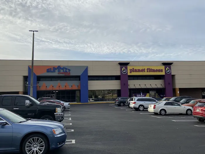 Seven Hills Plaza Picture 7
