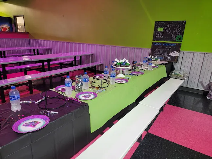 Flying Squirrel Trampoline Park Picture 9