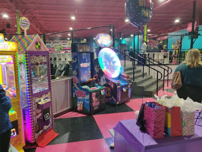 Flying Squirrel Trampoline Park Picture 6