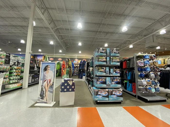 DICK'S Sporting Goods Picture 1
