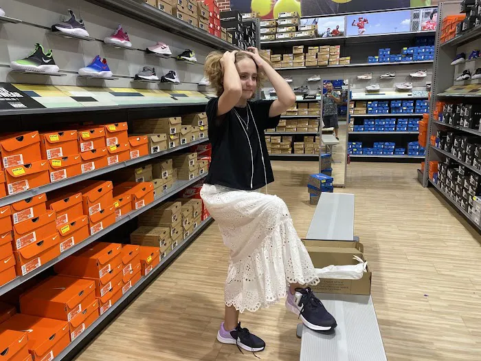 DICK'S Sporting Goods Picture 6