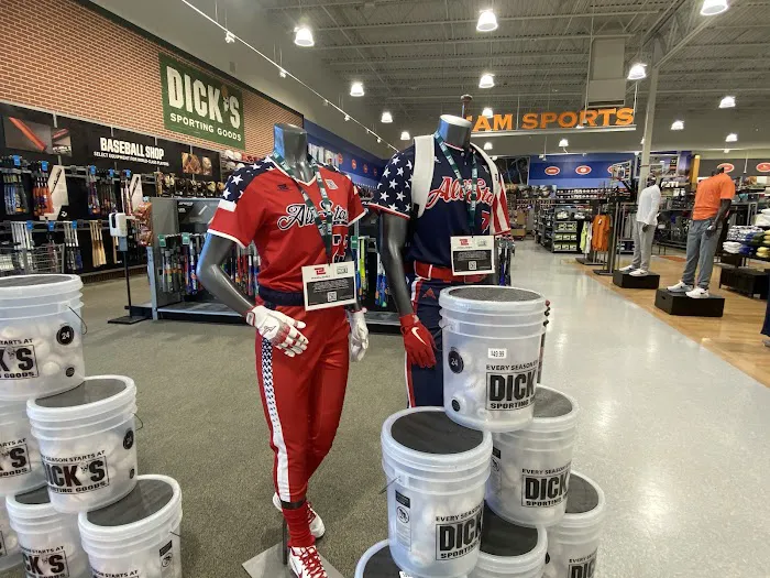 DICK'S Sporting Goods Picture 7