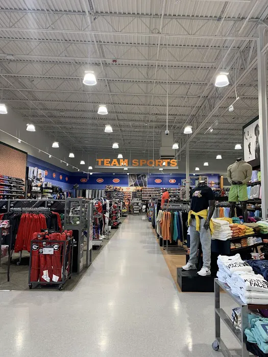 DICK'S Sporting Goods Picture 9