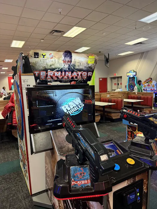 Chuck E. Cheese Picture 6