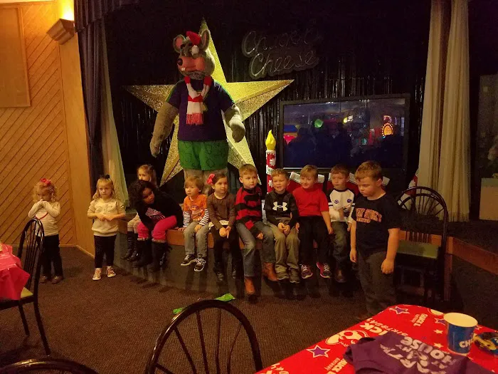 Chuck E. Cheese Picture 6