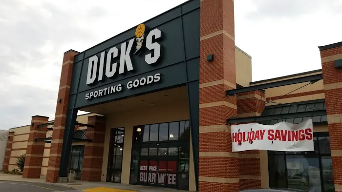 DICK'S Sporting Goods Picture 3