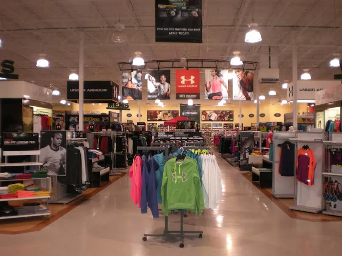 DICK'S Sporting Goods Picture 7