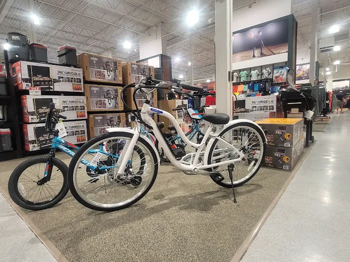 DICK'S Sporting Goods Picture 2