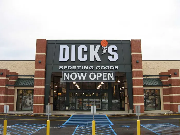 DICK'S Sporting Goods Picture 3