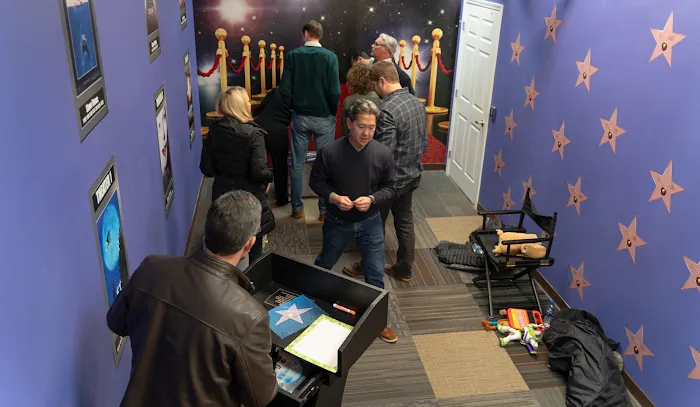 Escape the Mystery Room Picture 7