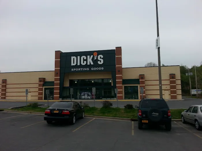 DICK'S Sporting Goods Picture 2