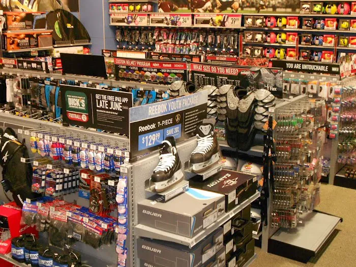 DICK'S Sporting Goods Picture 9